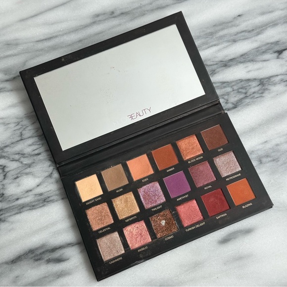 HudaBeauty Desert Dusk Eyeshadow Palette Huda Beauty